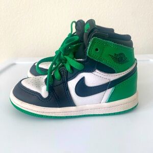 Black and Green Jordan 1 sneakers 🖤💚 Size 7